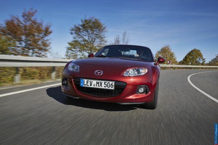 2013 Mazda MX-5 Roadster Coupe - фотография 14 из 33