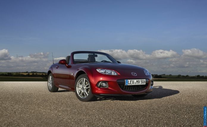 2013 Mazda MX-5 Roadster Coupe - фотография 23 из 33