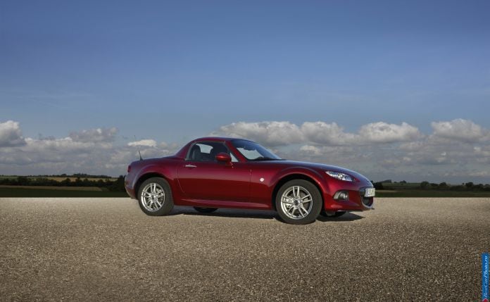 2013 Mazda MX-5 Roadster Coupe - фотография 25 из 33