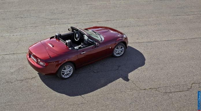 2013 Mazda MX-5 Roadster Coupe - фотография 26 из 33