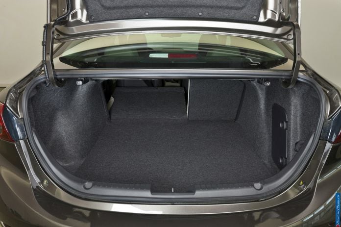 2014 Mazda 3 Sedan - фотография 53 из 137