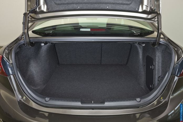 2014 Mazda 3 Sedan - фотография 54 из 137