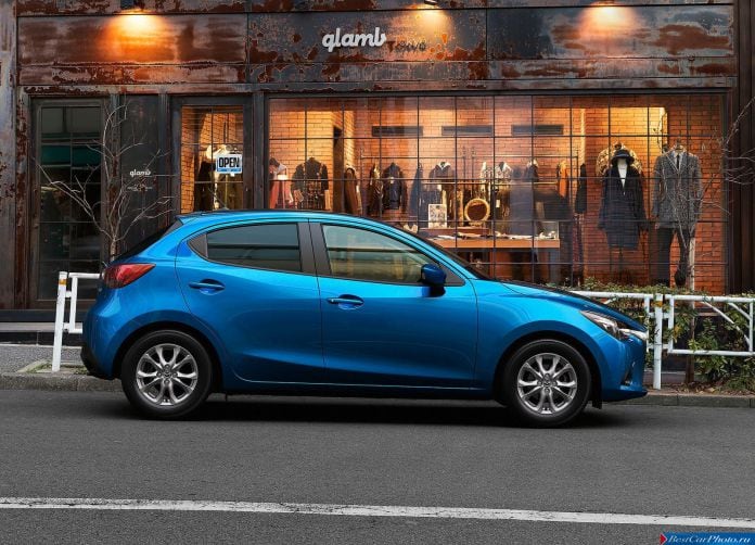 2015 Mazda 2 - фотография 9 из 74