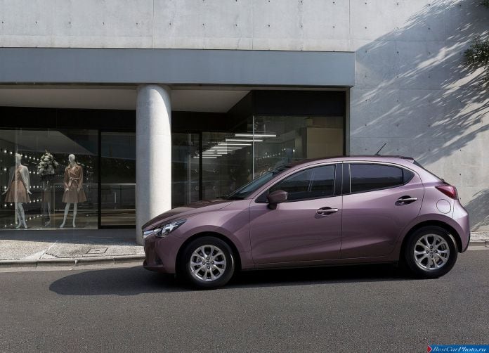 2015 Mazda 2 - фотография 10 из 74