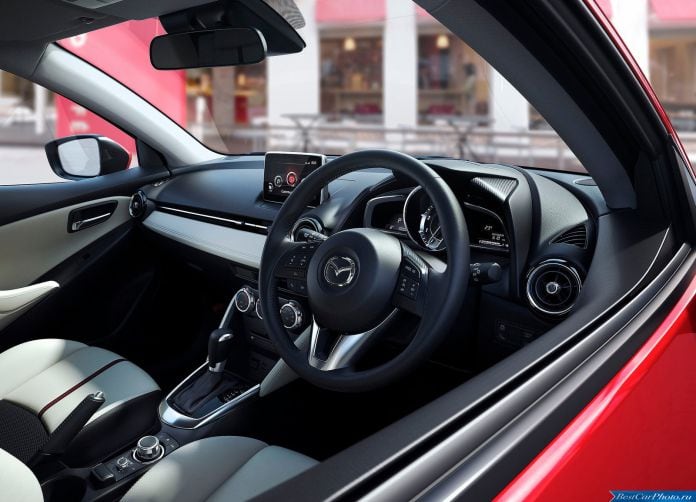 2015 Mazda 2 - фотография 26 из 74
