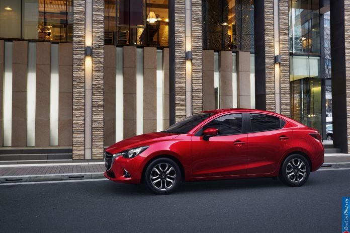 2015 Mazda 2 Sedan - фотография 2 из 16