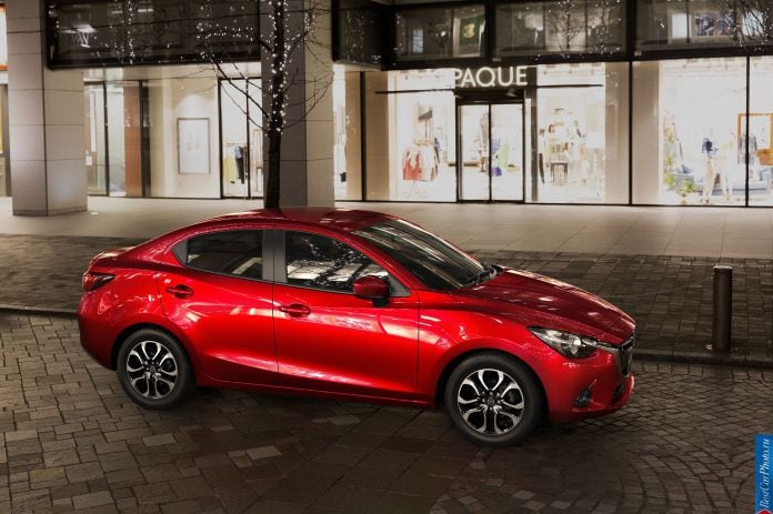 2015 Mazda 2 Sedan - фотография 3 из 16