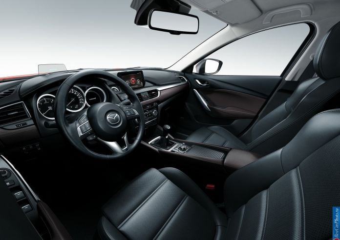 2015 Mazda 6 - фотография 30 из 48