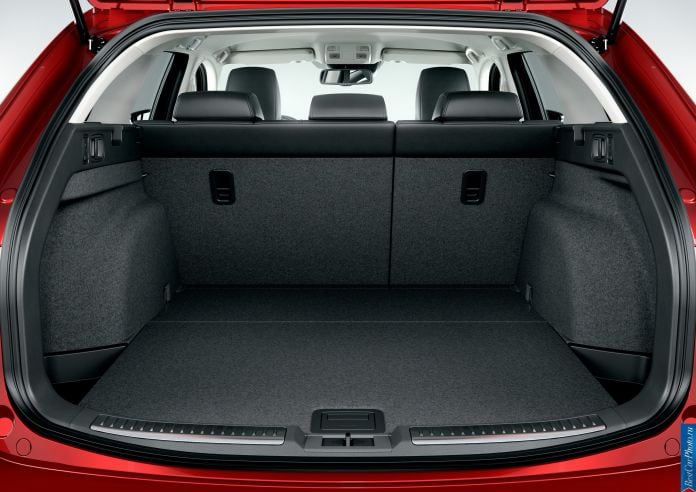 2015 Mazda 6 Wagon - фотография 16 из 37