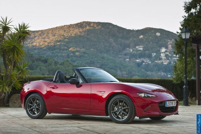 2016 Mazda MX-5 - фотография 1 из 80