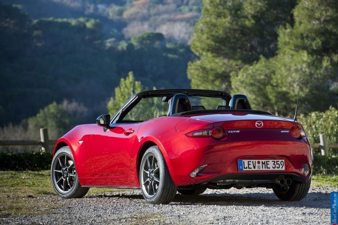 2016 Mazda MX-5 - фотография 4 из 80