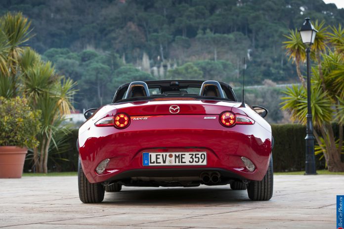 2016 Mazda MX-5 - фотография 32 из 80