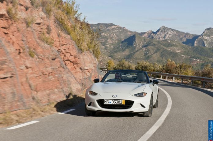 2016 Mazda MX-5 - фотография 42 из 80