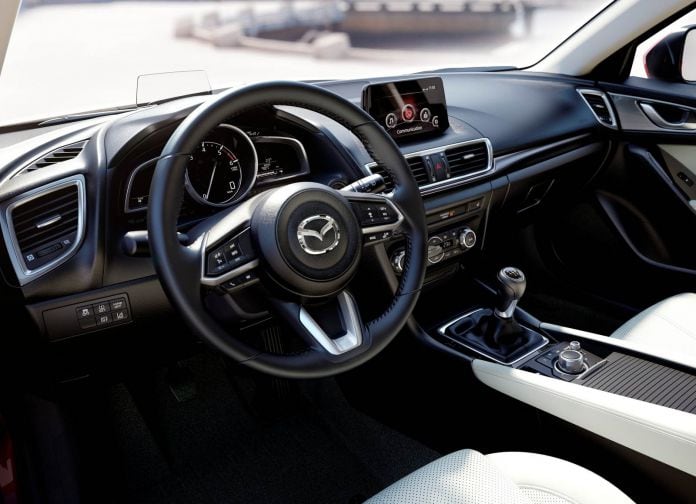 2017 Mazda 3 - фотография 18 из 23