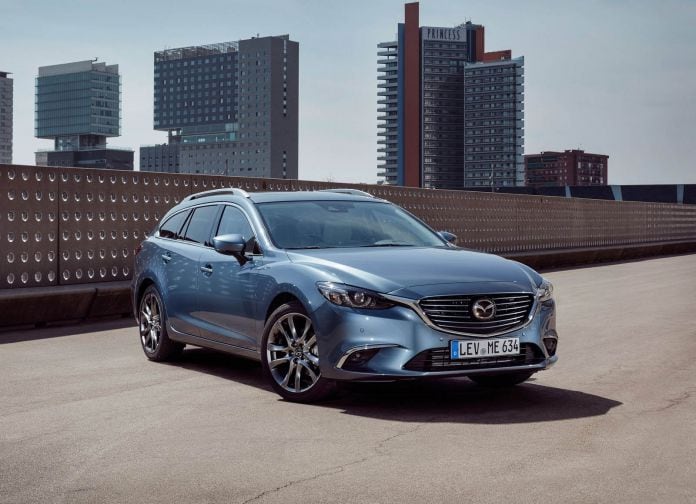 2017 Mazda 6 Wagon - фотография 1 из 46