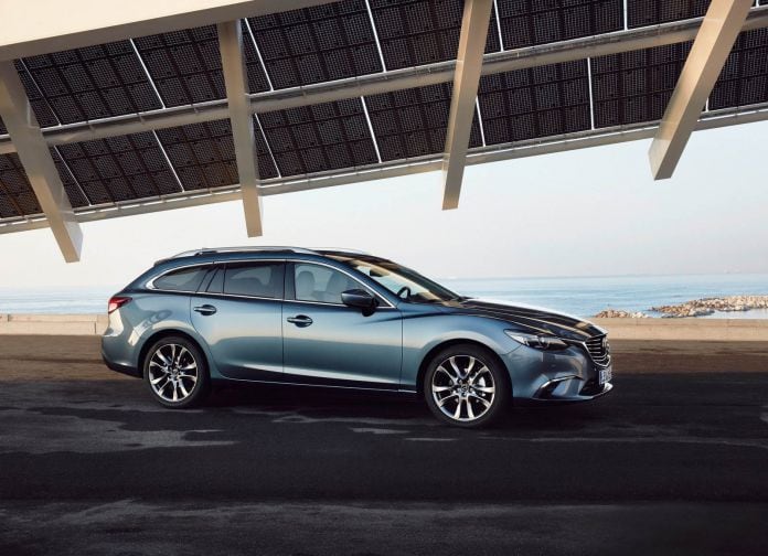 2017 Mazda 6 Wagon - фотография 4 из 46