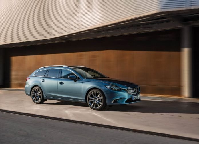 2017 Mazda 6 Wagon - фотография 10 из 46