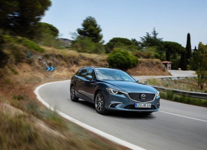 2017 Mazda 6 Wagon - фотография 14 из 46