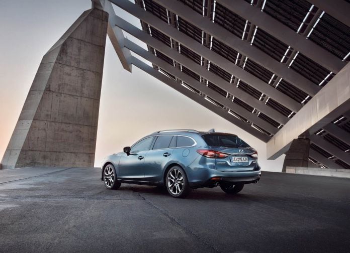 2017 Mazda 6 Wagon - фотография 22 из 46