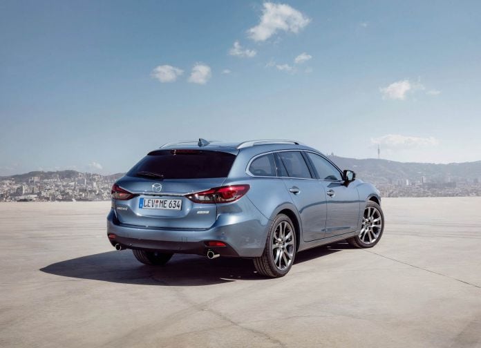 2017 Mazda 6 Wagon - фотография 23 из 46
