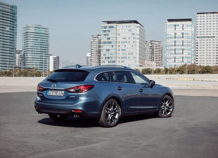 2017 Mazda 6 Wagon - фотография 24 из 46
