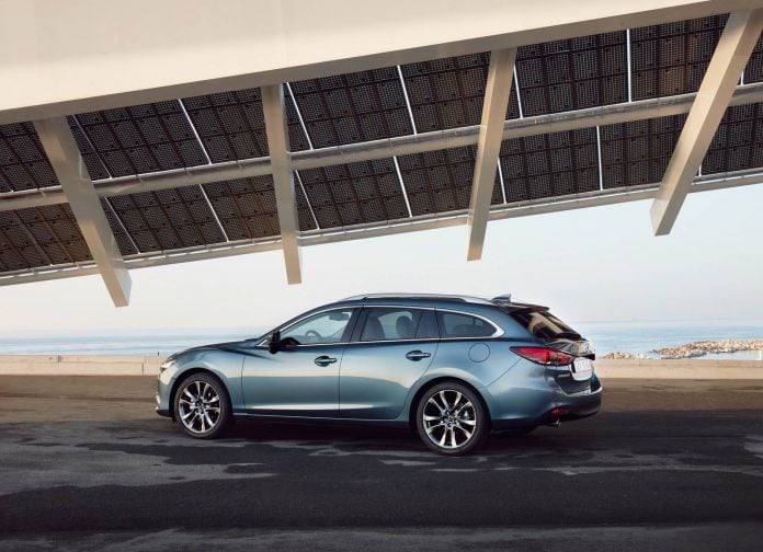 2017 Mazda 6 Wagon - фотография 26 из 46