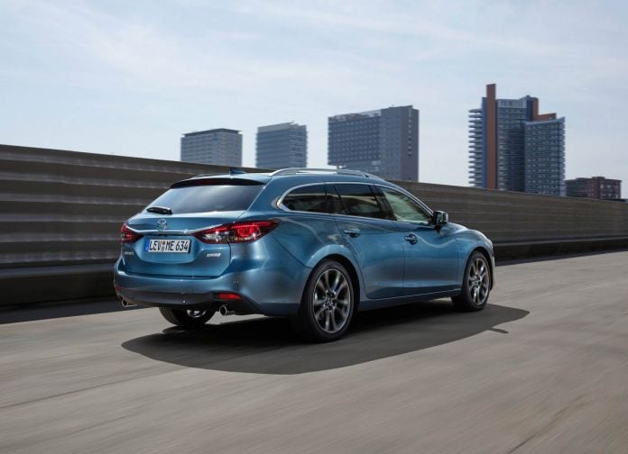 2017 Mazda 6 Wagon - фотография 31 из 46