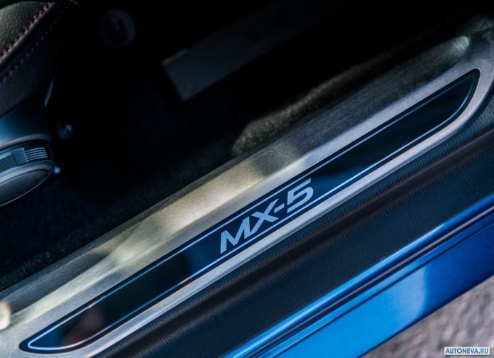 2018 Mazda MX-5 RF Sport Black Uk version - фотография 33 из 38