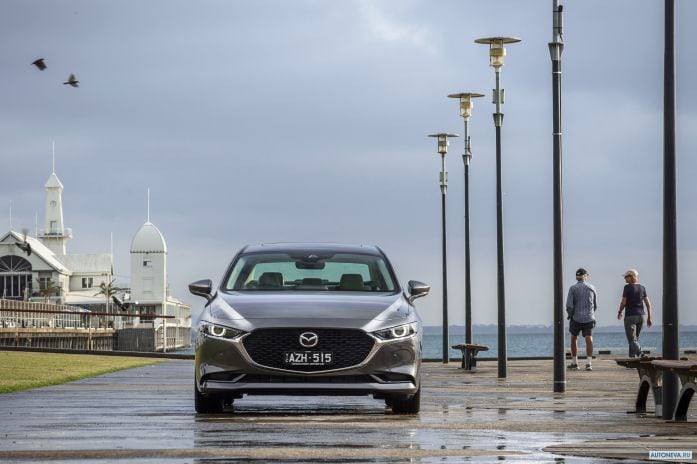 2019 Mazda 3 Sedan - фотография 3 из 40