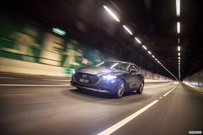 2019 Mazda 3 Sedan - фотография 5 из 40