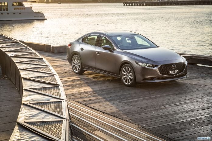 2019 Mazda 3 Sedan - фотография 9 из 40