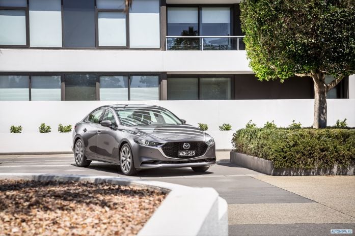 2019 Mazda 3 Sedan - фотография 10 из 40