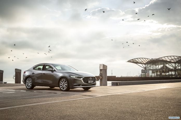 2019 Mazda 3 Sedan - фотография 14 из 40