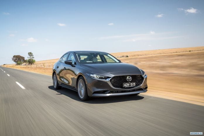 2019 Mazda 3 Sedan - фотография 15 из 40