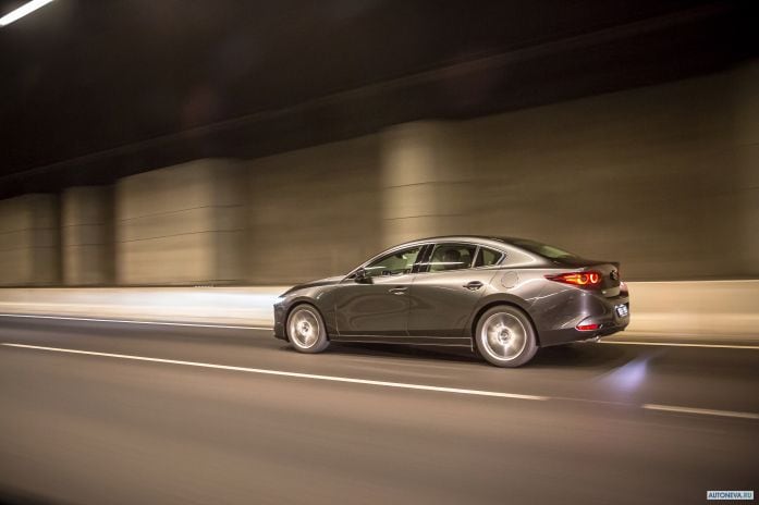 2019 Mazda 3 Sedan - фотография 19 из 40