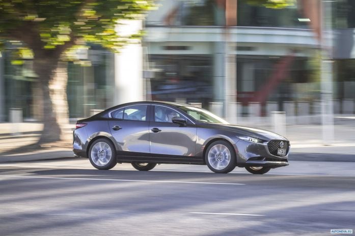 2019 Mazda 3 Sedan - фотография 29 из 40