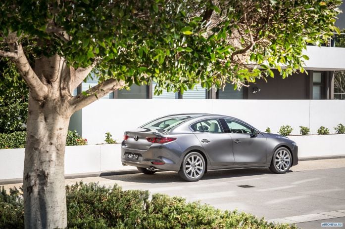 2019 Mazda 3 Sedan - фотография 30 из 40
