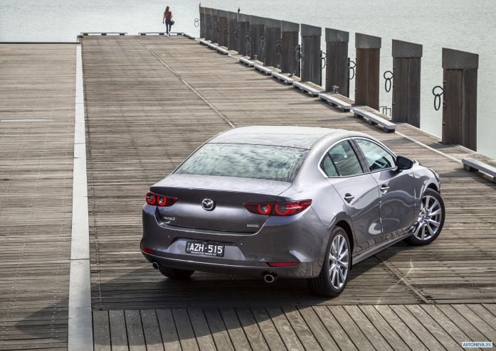 2019 Mazda 3 Sedan - фотография 32 из 40