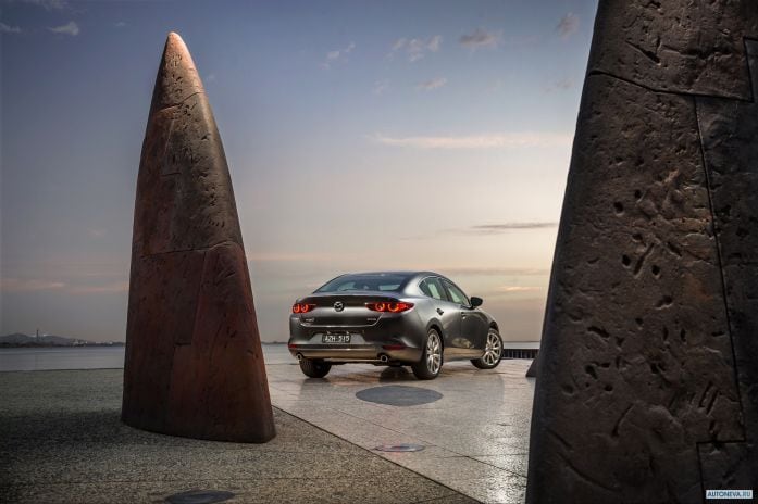 2019 Mazda 3 Sedan - фотография 33 из 40