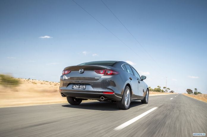 2019 Mazda 3 Sedan - фотография 34 из 40