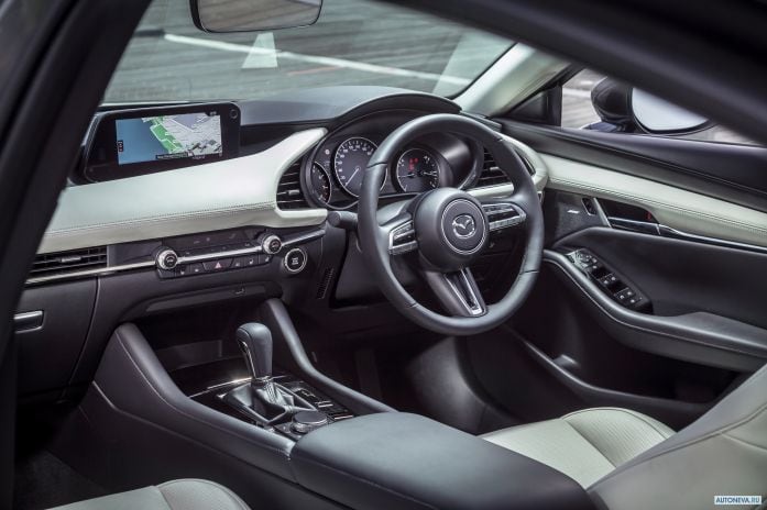 2019 Mazda 3 Sedan - фотография 35 из 40