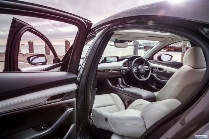 2019 Mazda 3 Sedan - фотография 36 из 40