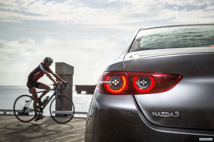 2019 Mazda 3 Sedan - фотография 39 из 40