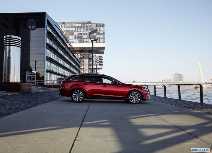 2019 Mazda 6 Wagon EU-version - фотография 11 из 33