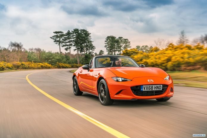 2019 Mazda MX-5 30th Anniversary - фотография 2 из 40