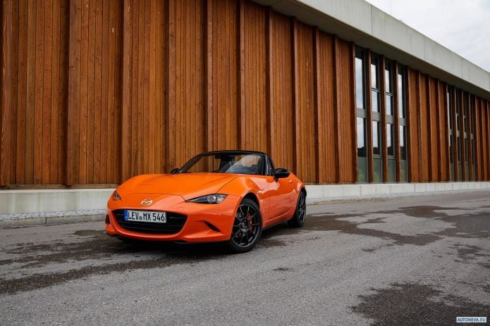 2019 Mazda MX-5 30th Anniversary - фотография 4 из 40