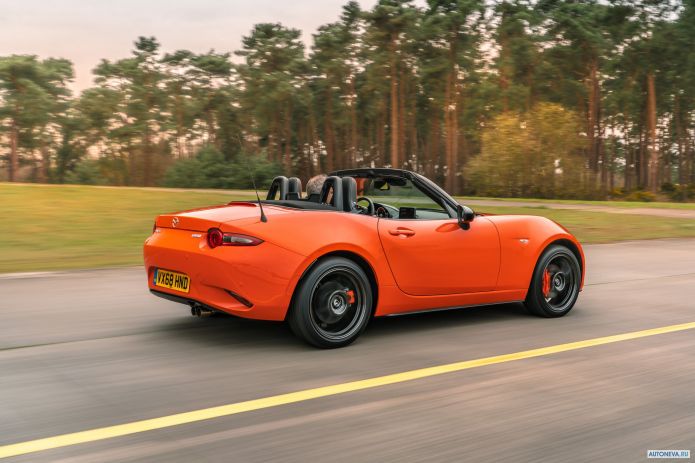 2019 Mazda MX-5 30th Anniversary - фотография 15 из 40