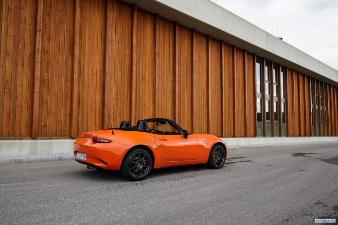 2019 Mazda MX-5 30th Anniversary - фотография 17 из 40