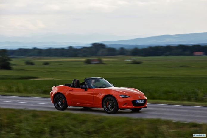 2019 Mazda MX-5 30th Anniversary - фотография 18 из 40