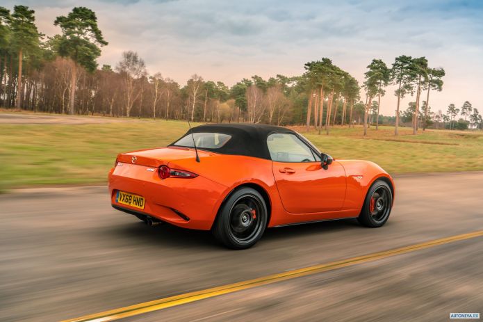 2019 Mazda MX-5 30th Anniversary - фотография 22 из 40